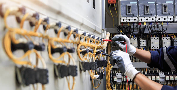 Professional Electrician technician working in Santa Clara, CA